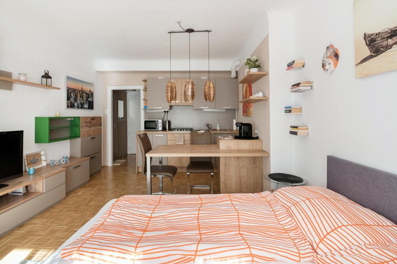 Cosy Near Vic Wenen
